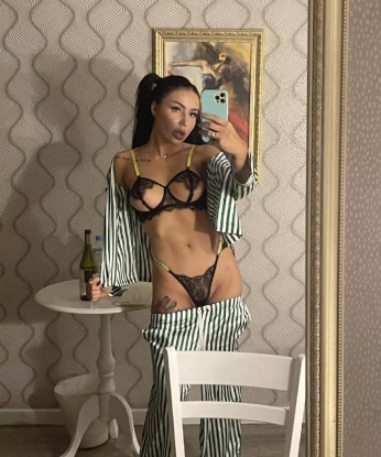 Анкета проститутки Фаина - Фото 1, Якшур-Бодья, 23 года, №2421